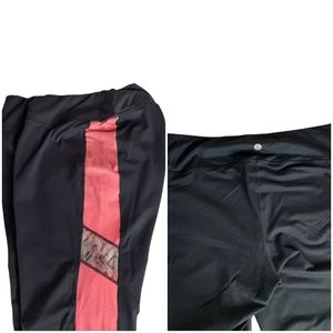 BUNDLE OF 2 TORRID ACTIVE SIZE 3 CAPRI'S